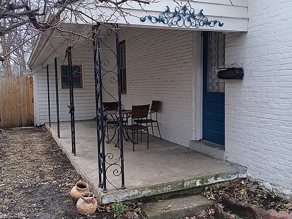 2nd image of 14 Centre St