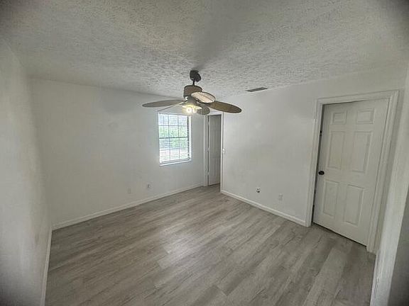 4th image of 699 Ixoria Avenue