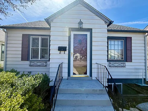 221 N Ave W Photo 1