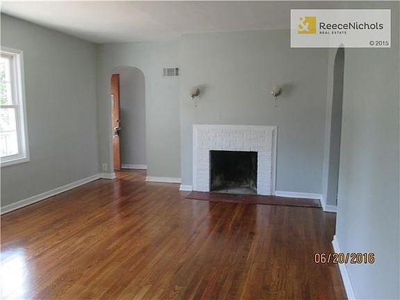 4th image of 3200 E Barker Cir