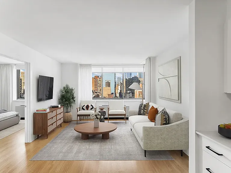 800 6th Ave #27F — Photo 2