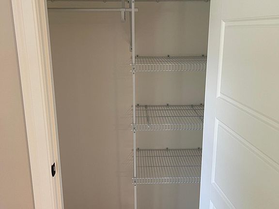 5th image of 51 Aster Ln Unit 1