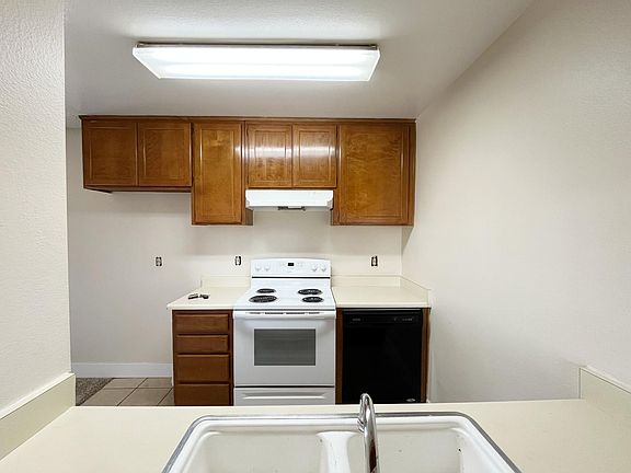 3rd image of 360 N San Antonio Ave APT H