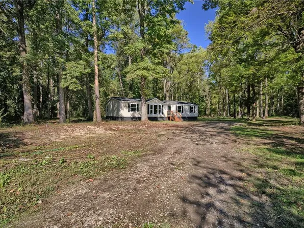 349 Morris Ln, Shacklefords, VA 23156