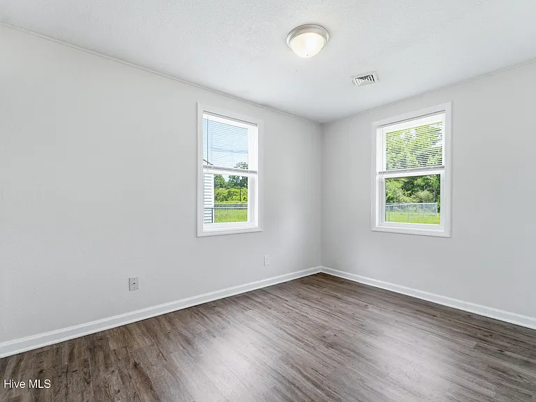 1218 Davis St — Photo 12