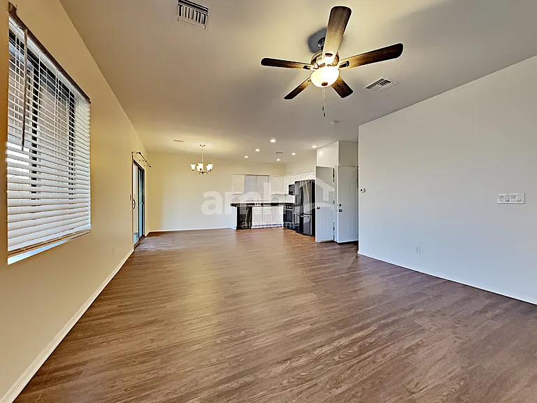 902 E Autumn Harvest Pl — Photo 8