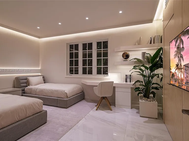 19115 Fisher Island Dr #19115 — Photo 25