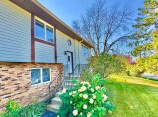 1299 Farrell St N, Maplewood, MN 55119