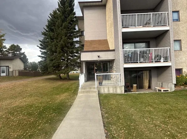 51 Brown St #302, Stony Plain, AB T7Z 1P2