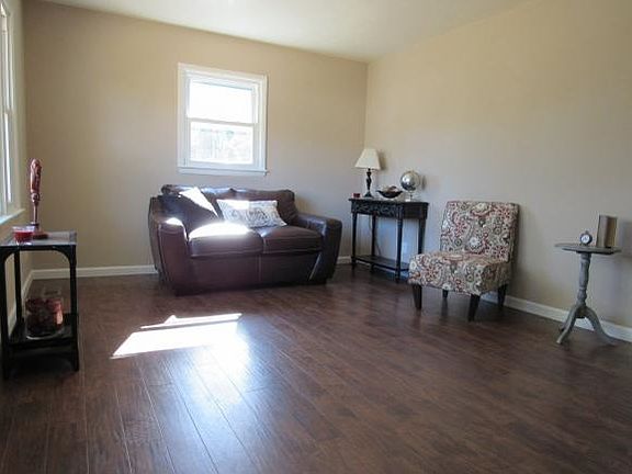 2nd image of 115 Nadine Ave