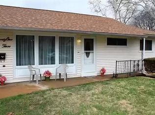 7103 Clover Ln, Hazelwood, MO