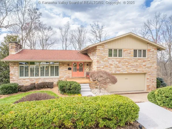 1516 Village Dr, South Charleston, WV 25309