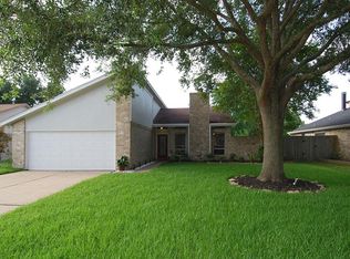 5812 Heather St, League City, TX 77573