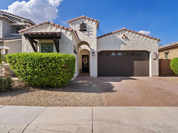 2nd image of 224 W FELLARS Drive