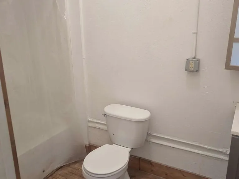 120 Brown #5 — Photo 4