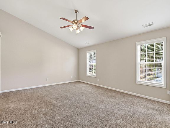 5th image of 370 Moss Pink Drive