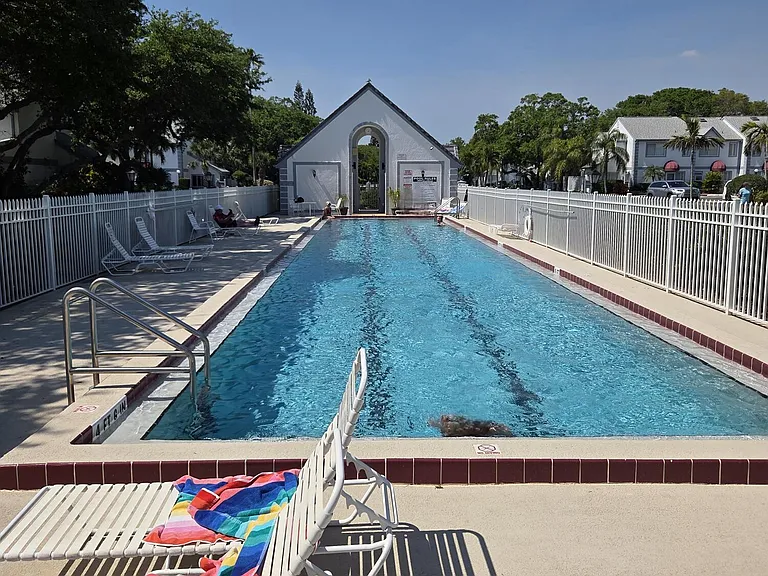 400 Beach Park Ln — Photo 16