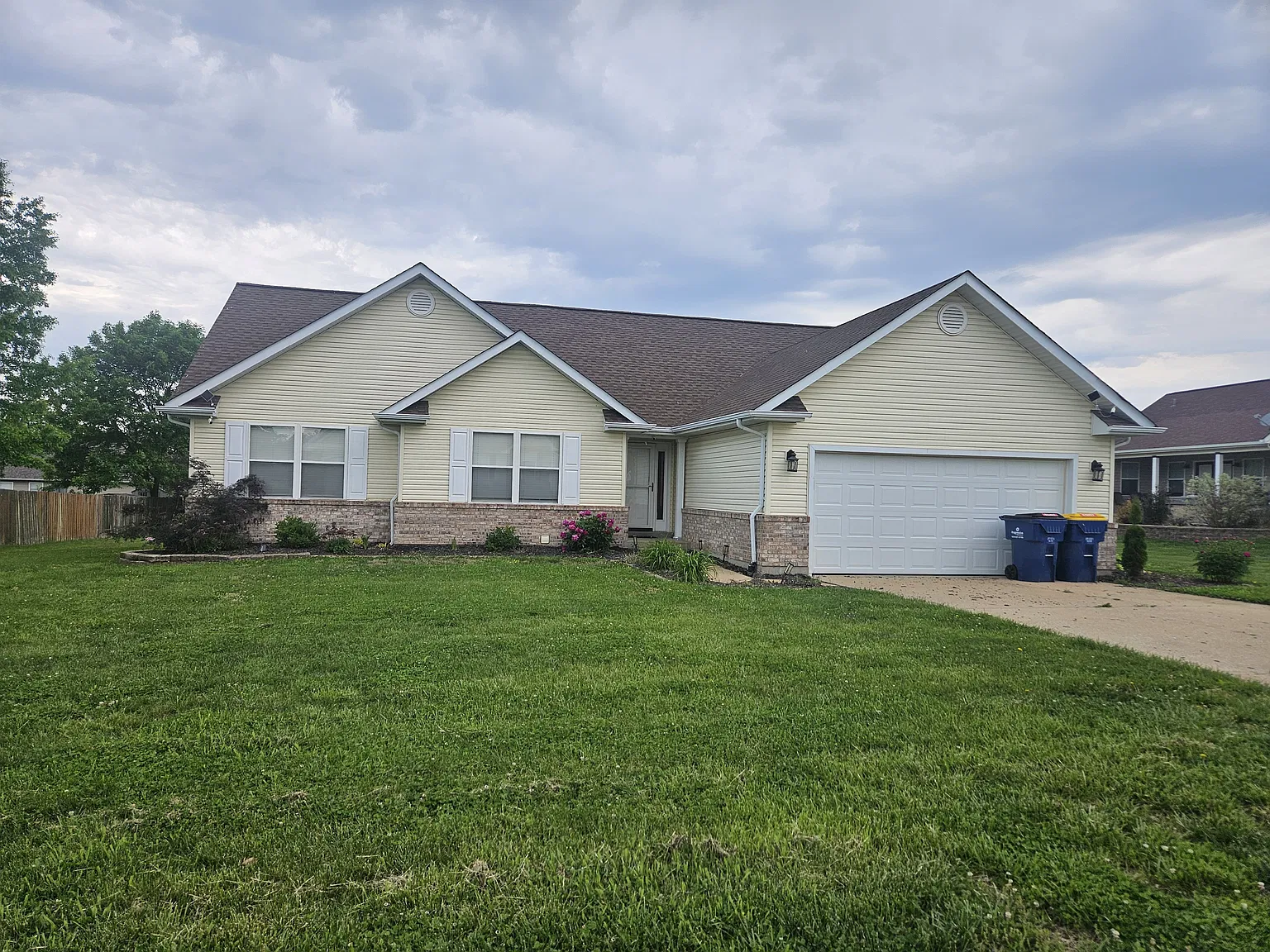3 bed, 1758 sqft, $2,200 — Photo 1