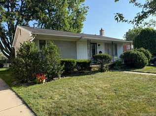 7336 N Charlesworth St, Dearborn Heights, MI 48127