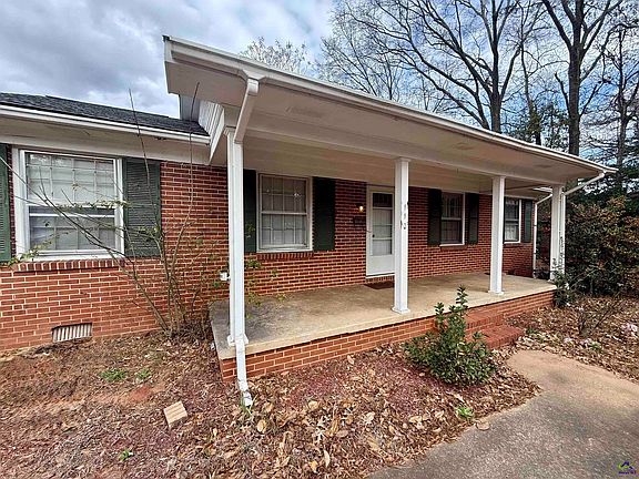 3rd image of 110 Briardale Ave