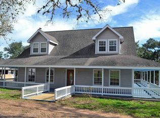 2003 Live Oak Rd, Cuero, TX 77954