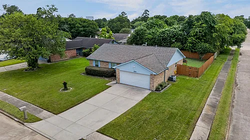 16319 Pitch Pine Dr Photo 1