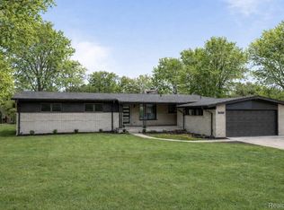 7011 White Pine Dr, Bloomfield Hills, MI 48301