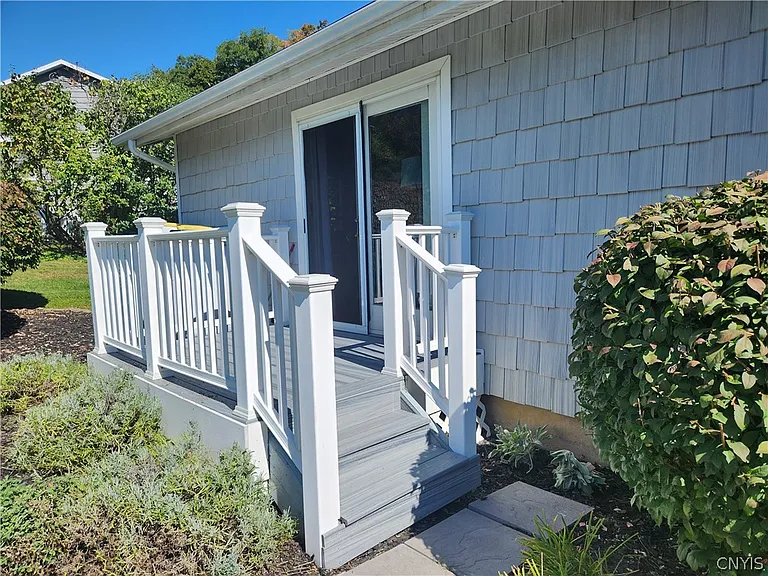 2139 Terrace Ln S — Photo 25