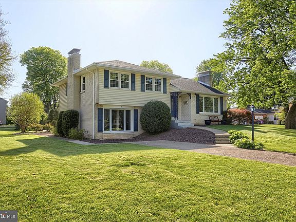 4th image of 25 Oak Ave