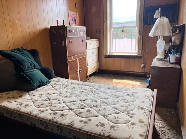 25 Van Dam Street image 8 of 22