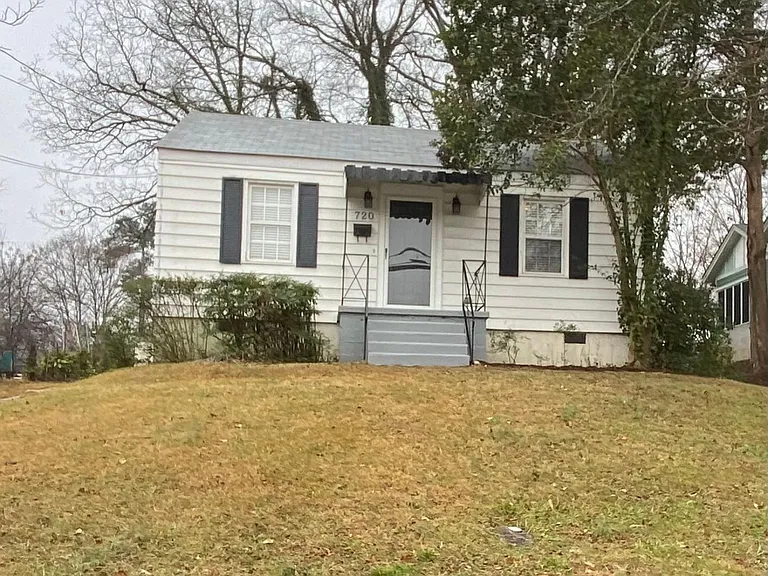 720 Sasser St — Photo 10
