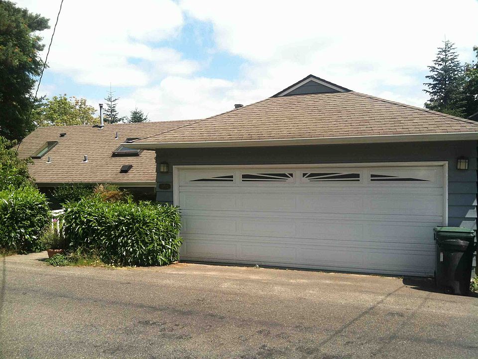 1st image of 10714 Lakeside Ave NE