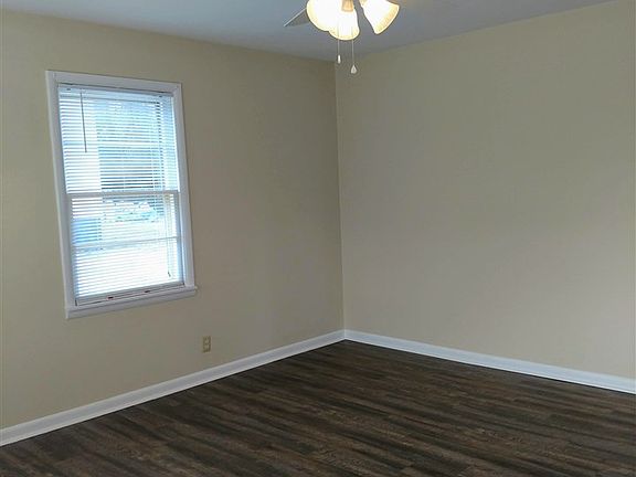 4th image of 2306 Cardinal Ave NW