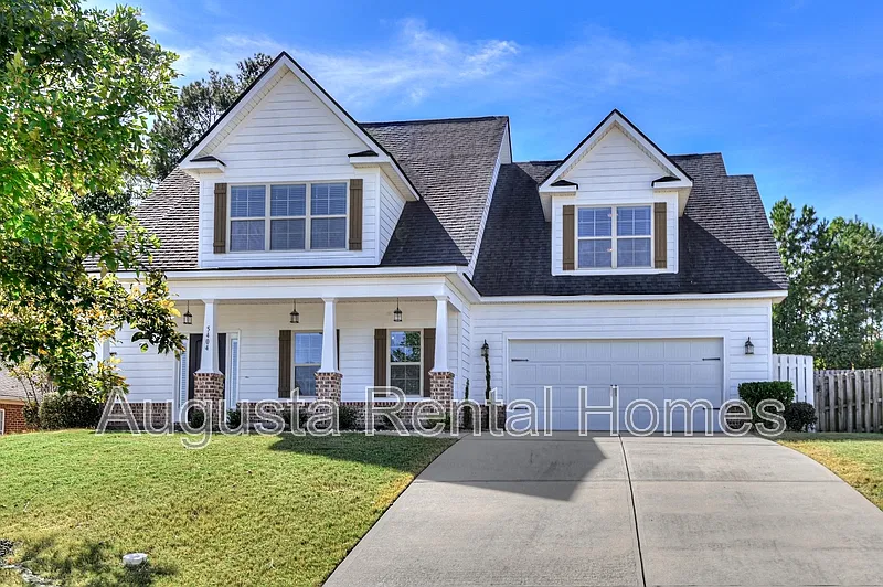 5 bed, 3.5 bath, 2964 sqft, $2,495 — Photo 2