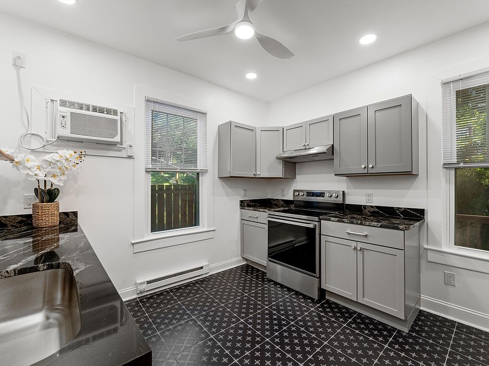 Tile Kitchen, All New Stainless Steel Appliances, Dishwasher