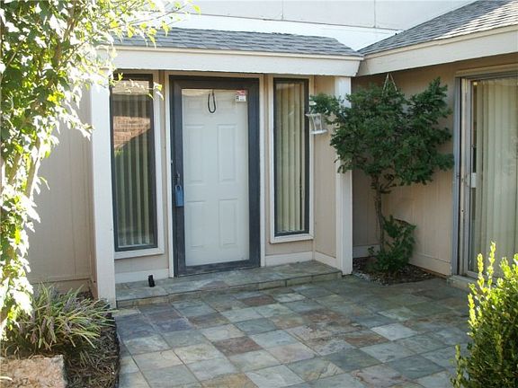 2nd image of 620 Greenlea Chase W