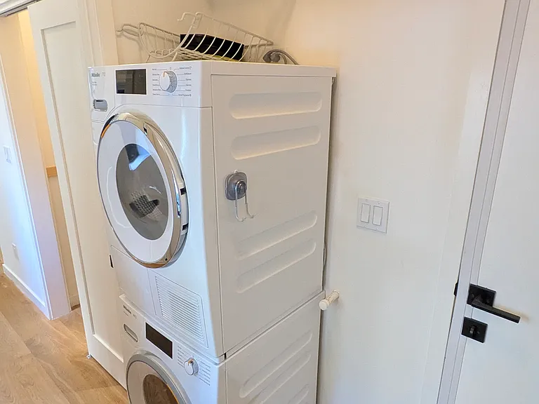 51 Moss St — Photo 15