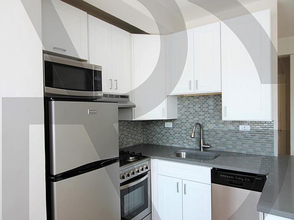 4th image of 532 W Aldine Ave #206