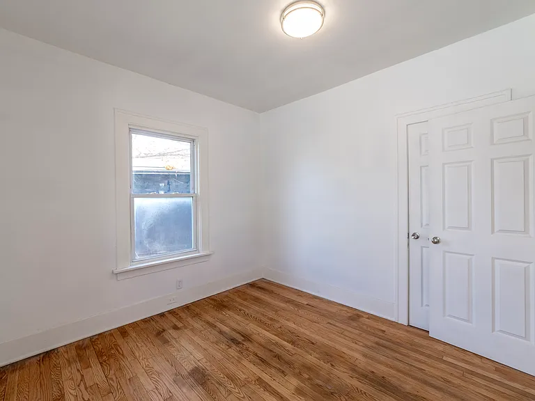 553 Highland St — Photo 27