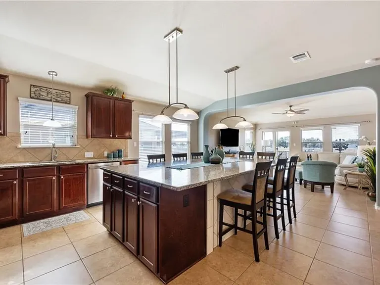255 Drystone Trl — Photo 4