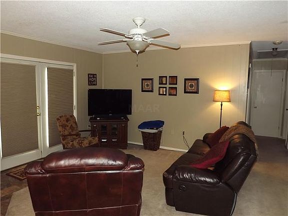 3rd image of 4921 Hallbrook Dr