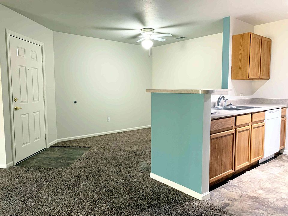 Dining area (a)