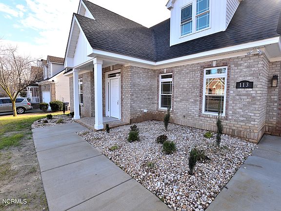 3rd image of 113 Vineyard Court