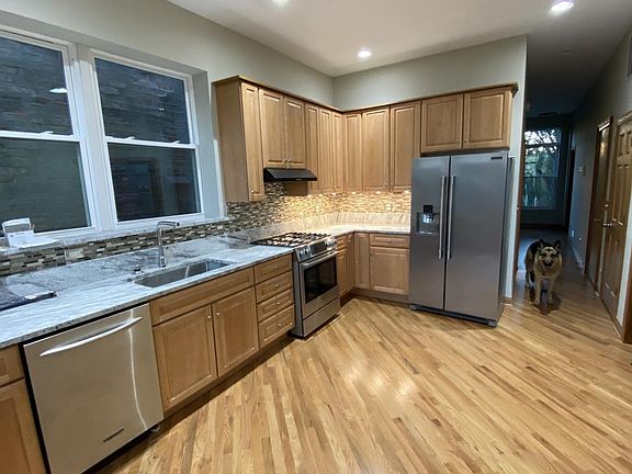 5th image of 1909 N Sheffield Ave #2