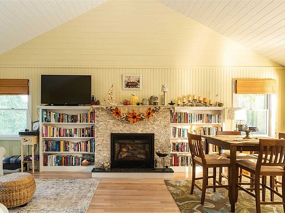 4th image of 31 Homesite Ave