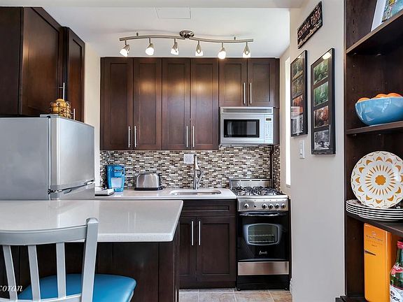 2nd image of 17 W 67th St APT 8E