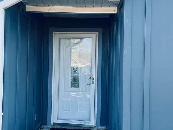 3rd image of 5110 Pine Way