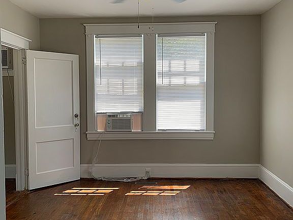 4th image of 308 Lewis St