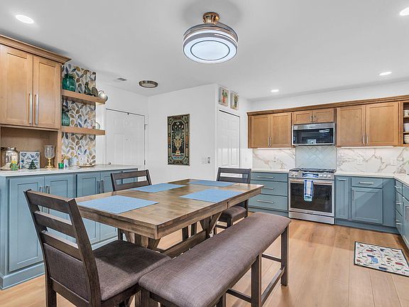 4th image of 783 W Barrington Cir