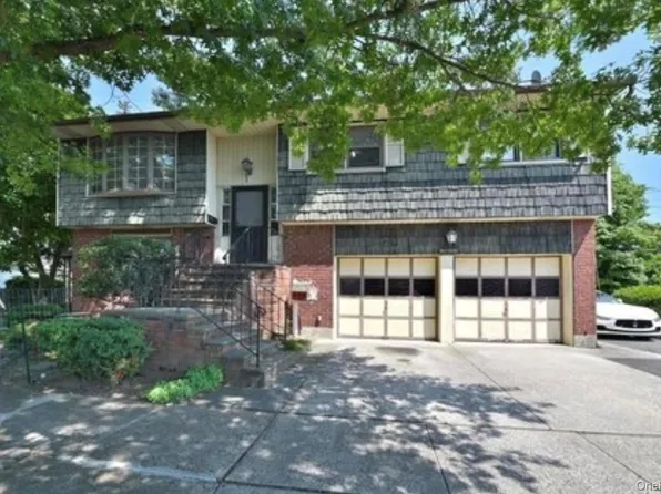 11 Edwards Place, Valley Stream, NY 11580